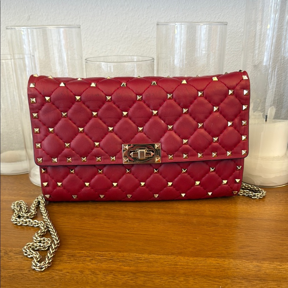 Valentino Garavani Rockstud Spike Chain Bag – Red Quilted Leather